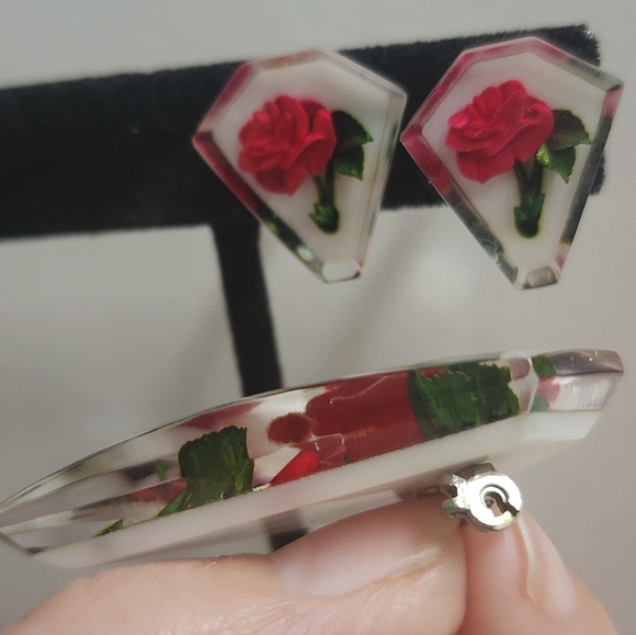 Vintage Red Rose Reverse Carved Lucite Jewelry Set - Picture 9 of 9